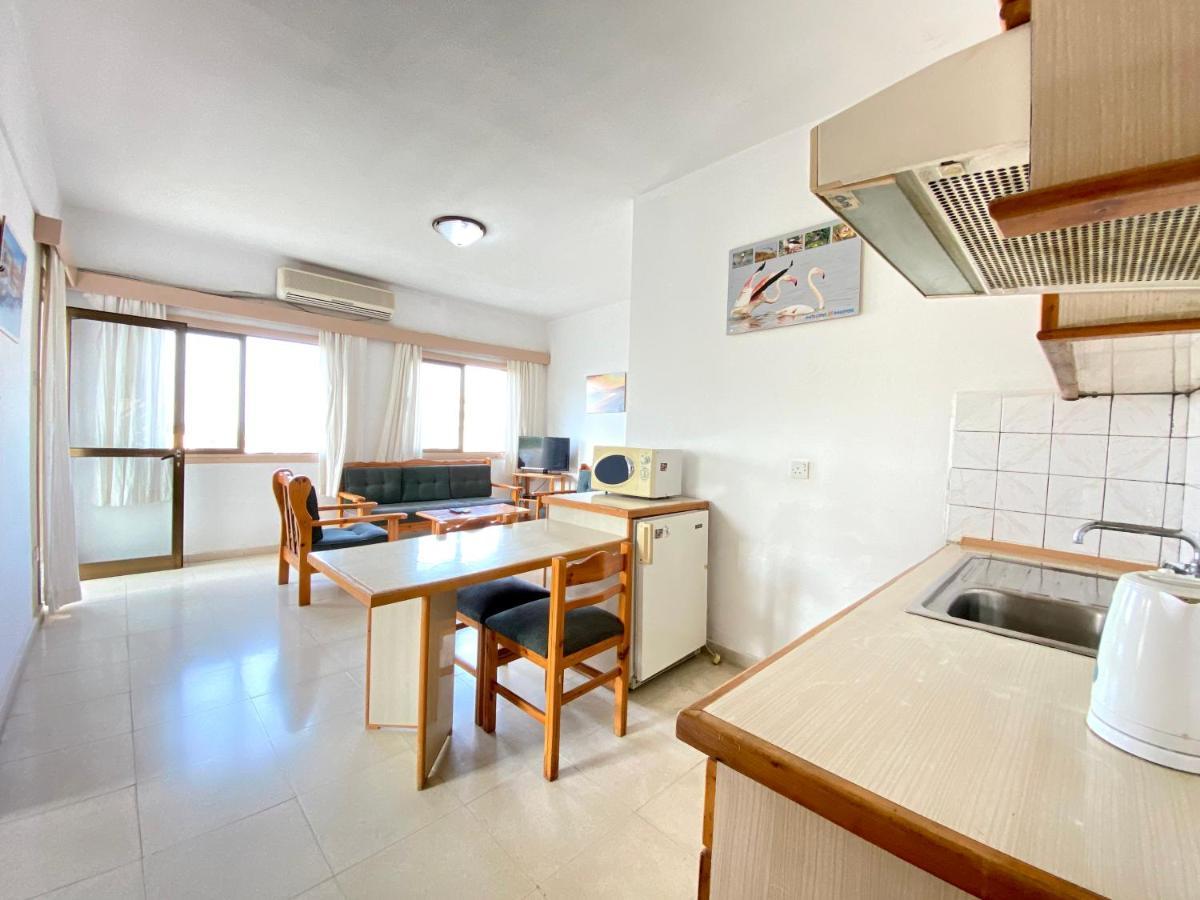 Kaan Hotel & Apartment キレニア エクステリア 写真